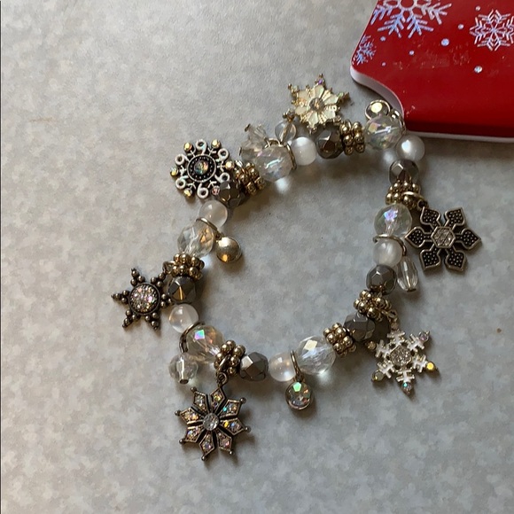 NWT Snow Flake Bracelet - Picture 5 of 8